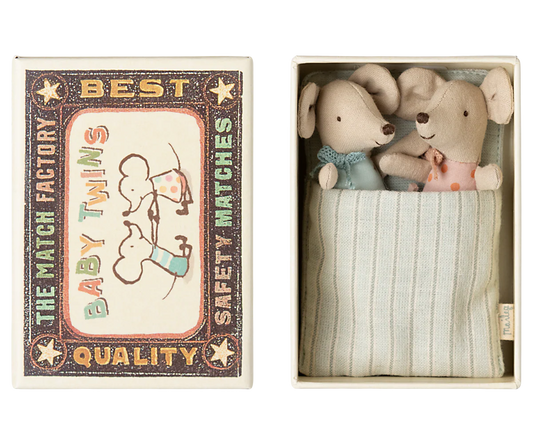 Jumeaux bébés souris dans leur boîte assortie - MAILEG
