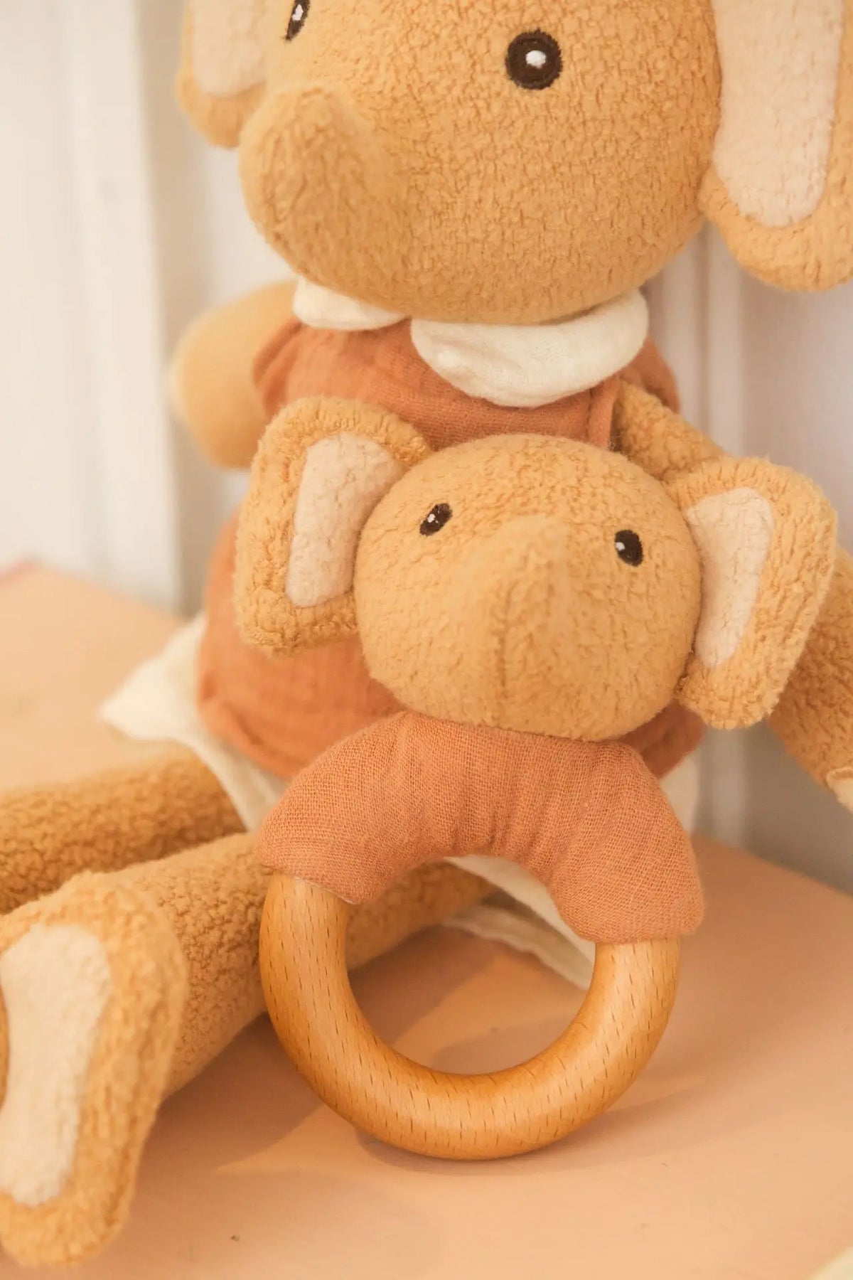 EGMONT TOYS - Coffret cadeau Ollie l'éléphant : doudou et hochet