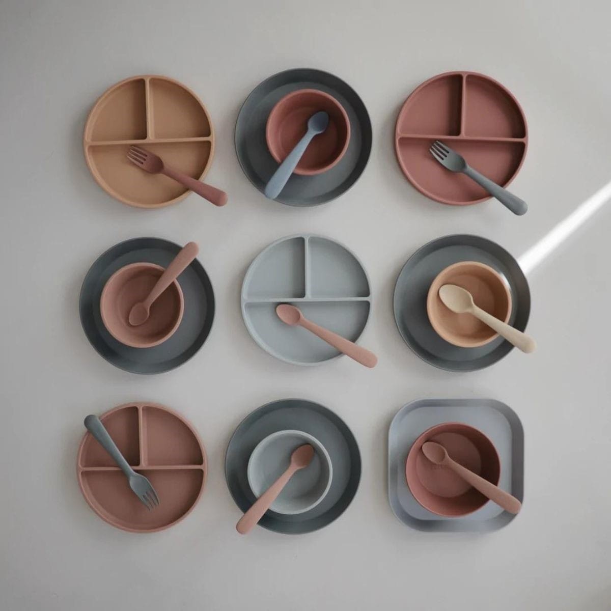 MUSHIE - Assiette compartimentée en silicone