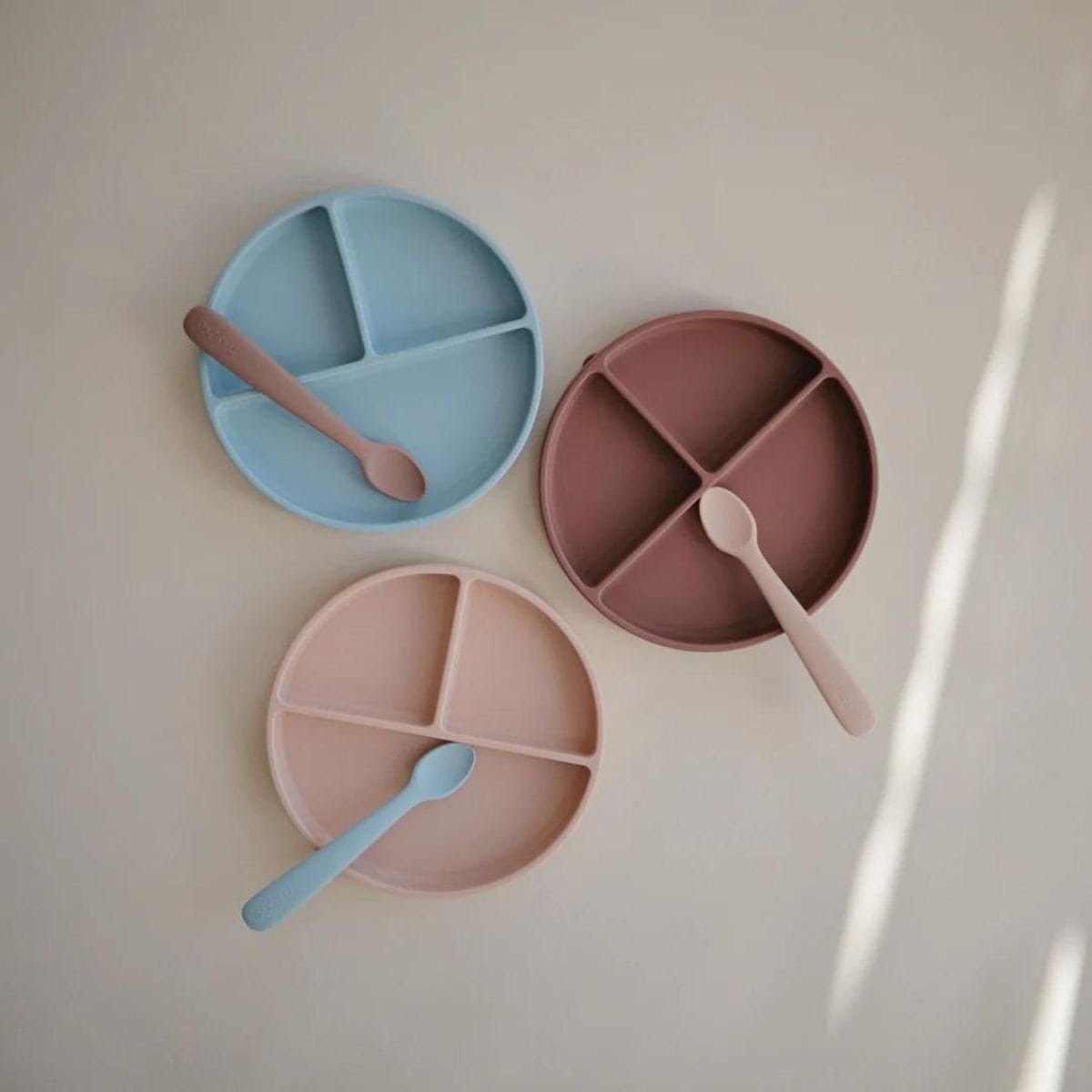 MUSHIE - Assiette compartimentée en silicone